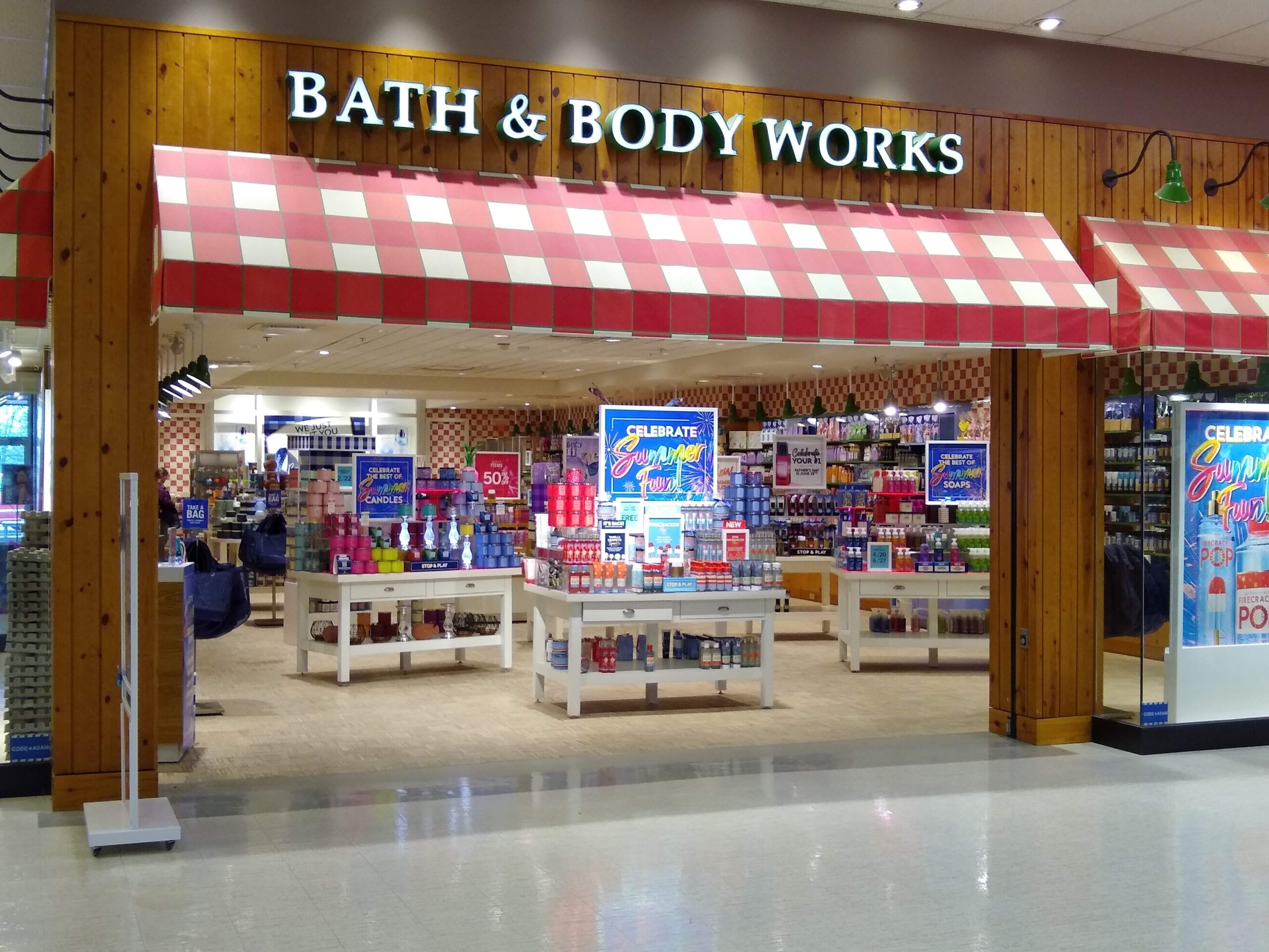 bath and body works at cedar mall