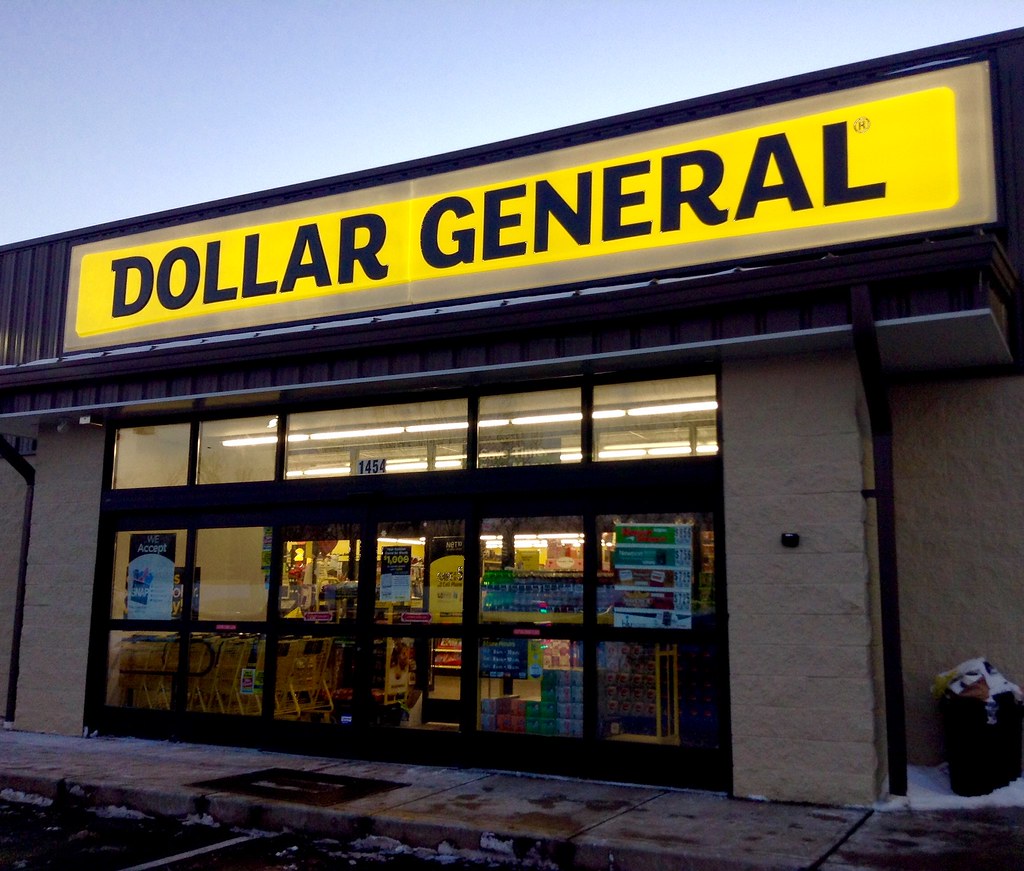 dollar general storefront