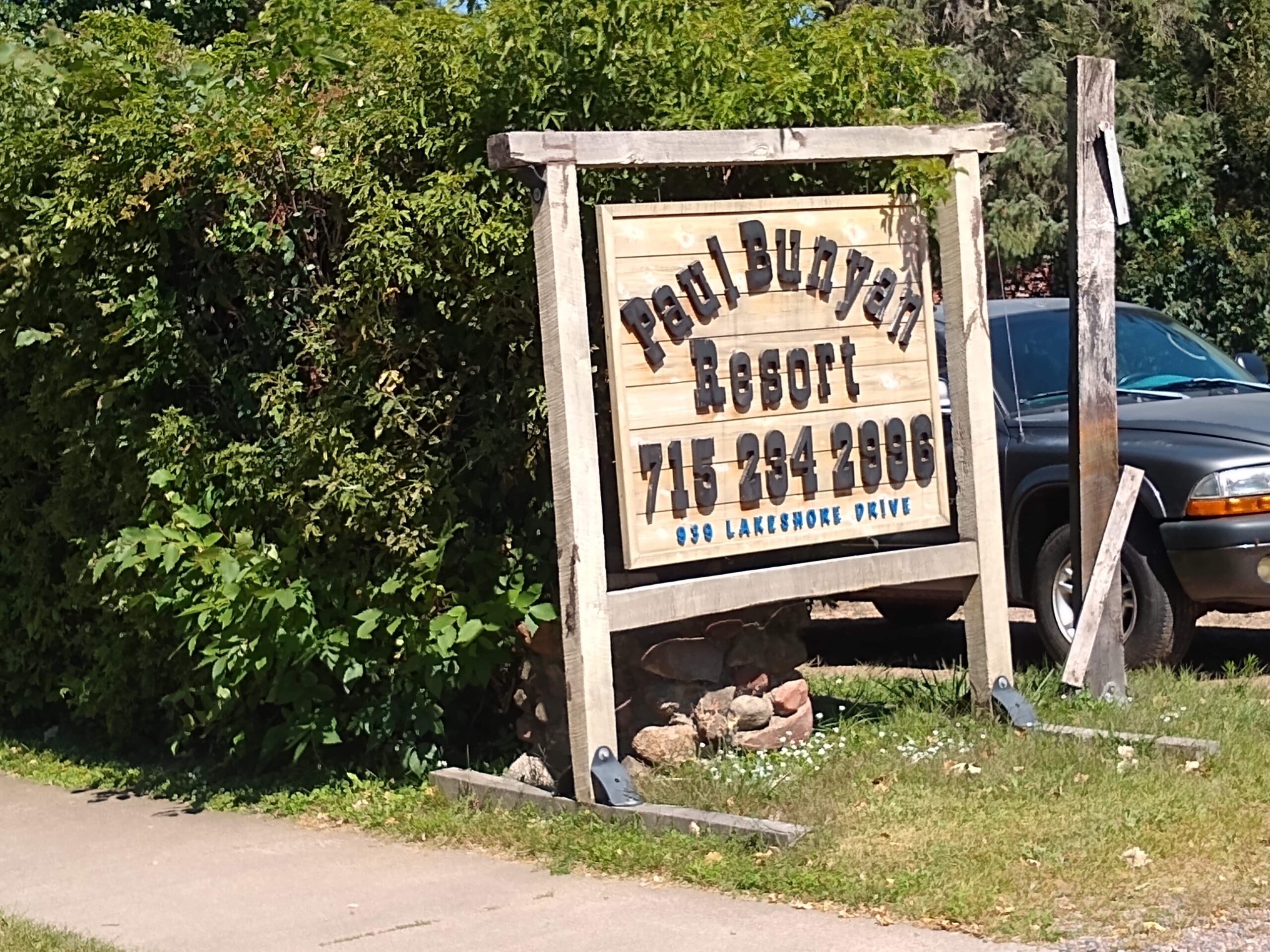 paul bunyan sign